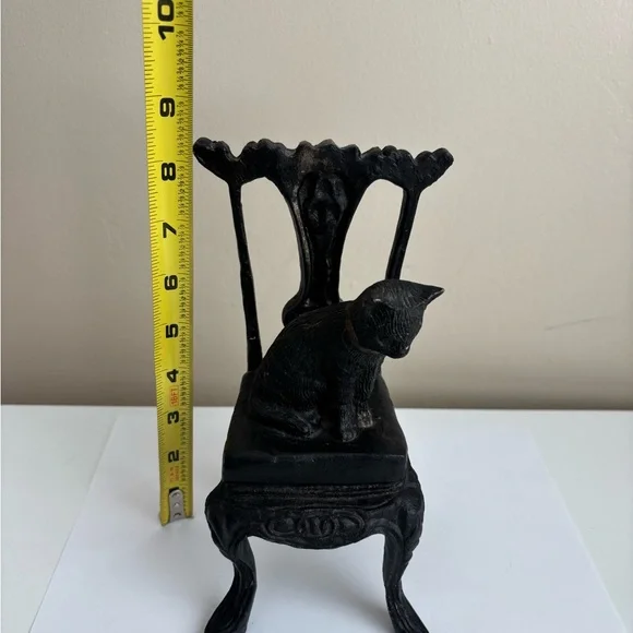 Vintage Black Cast Iron Cat on Chair Figurine. 8 1/4'' heavy 3LB 11.2 OZ